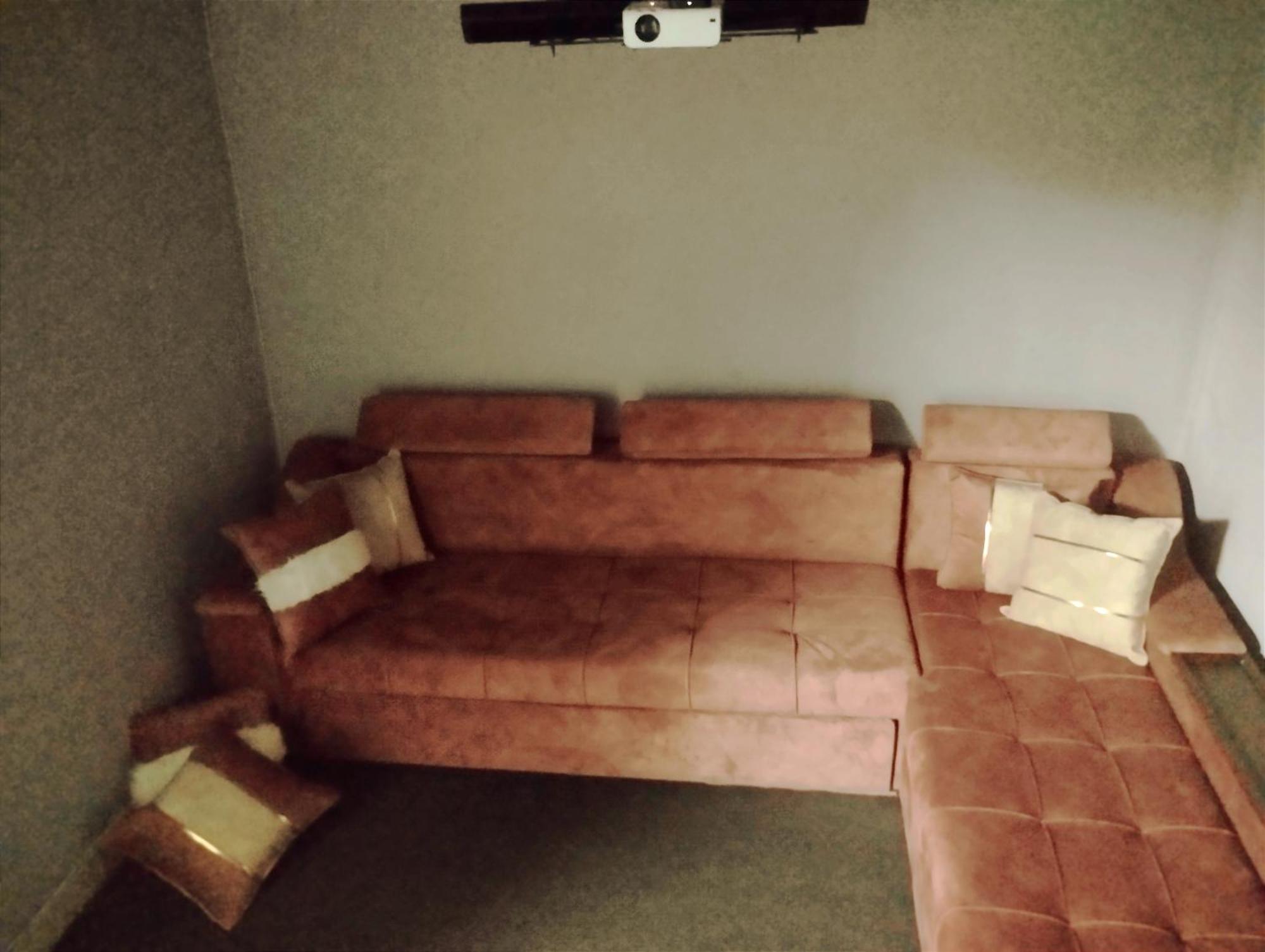 House 2, Theater And Netflix Alexandria