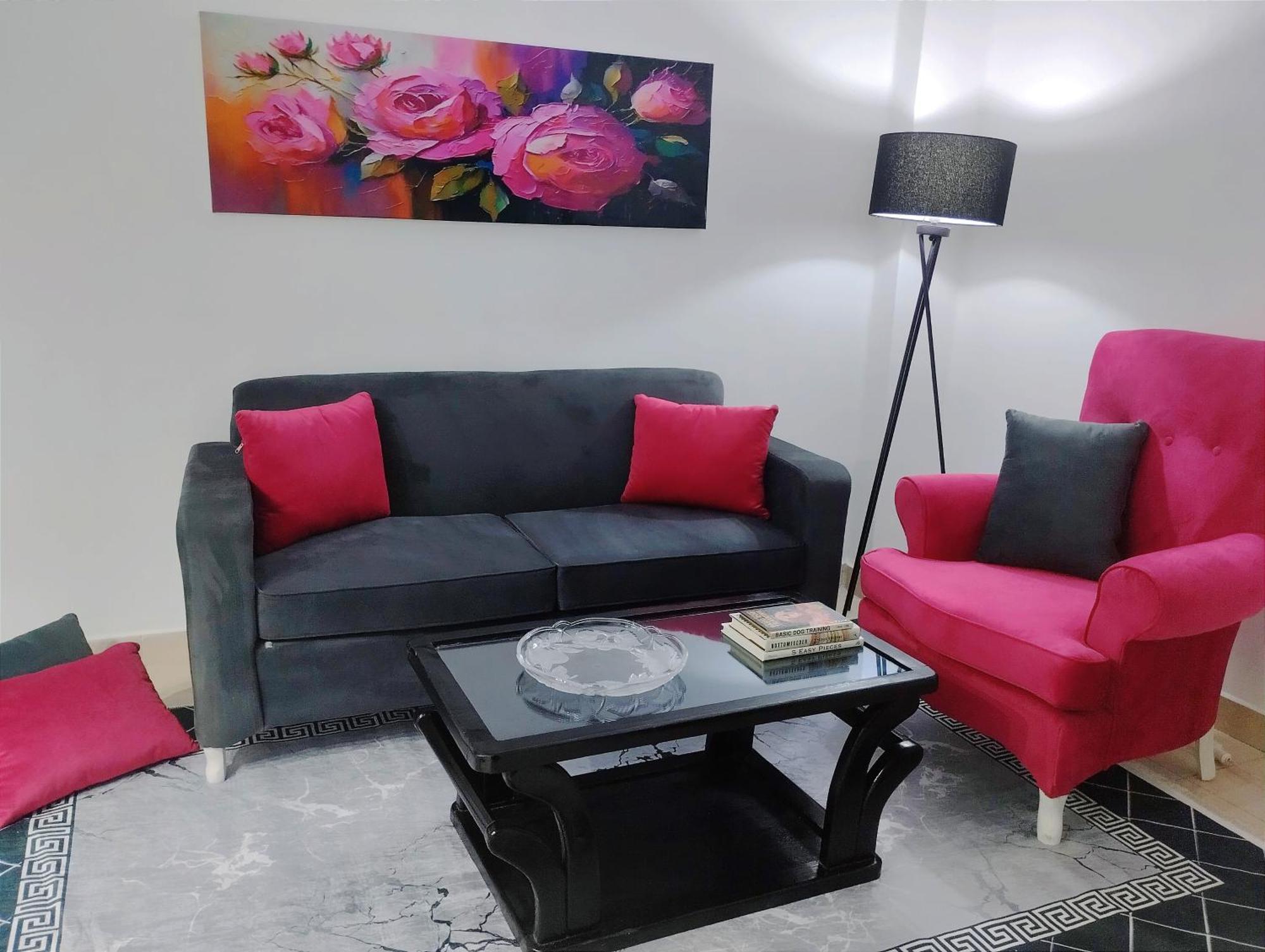House 2, Theater And Netflix * Alexandria