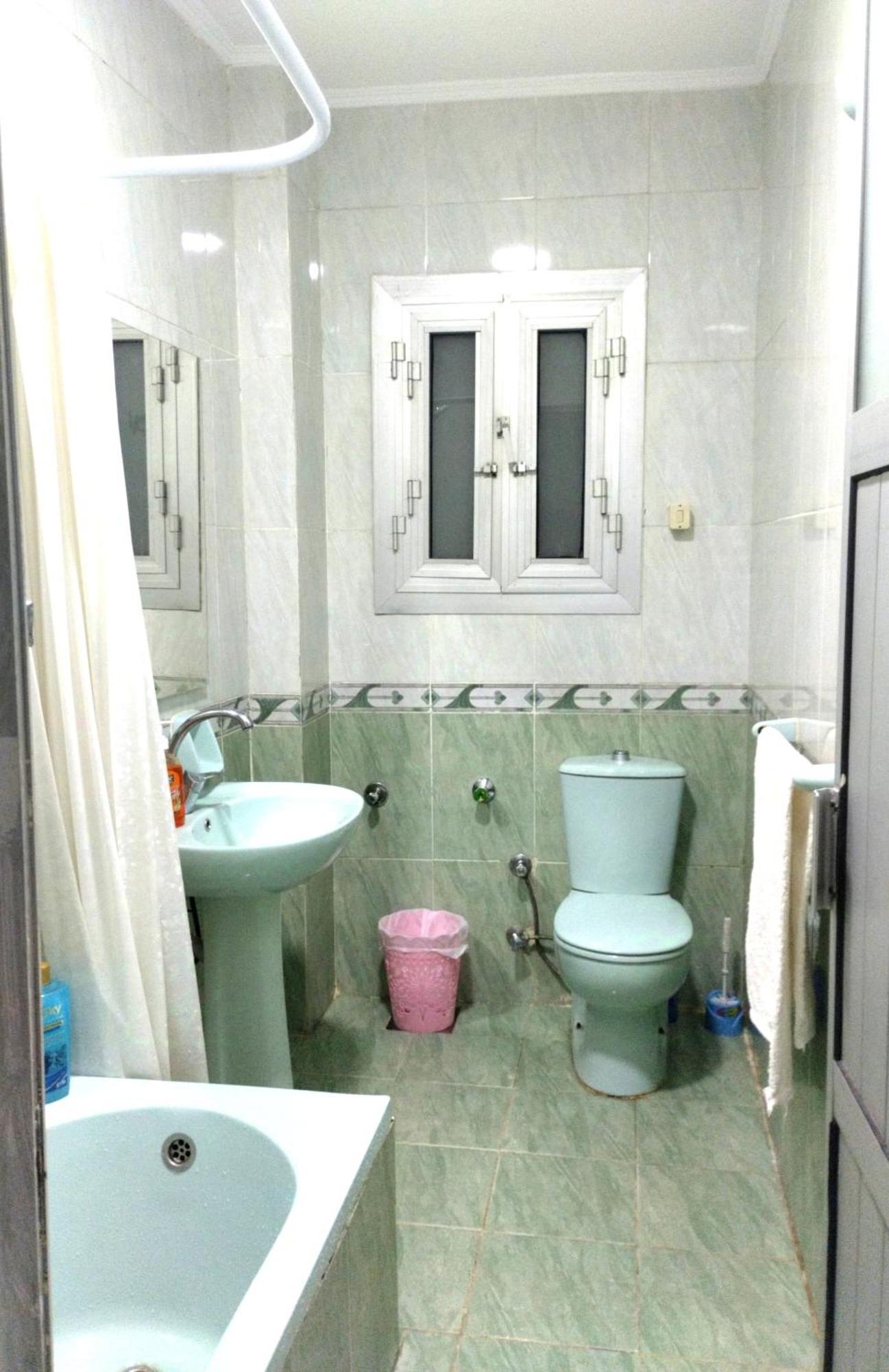 House 2, Theater And Netflix * Alexandria